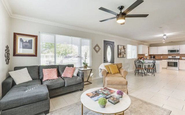 5 Mi to Dtwn: Pet-friendly Phoenix Gem w/ Patio