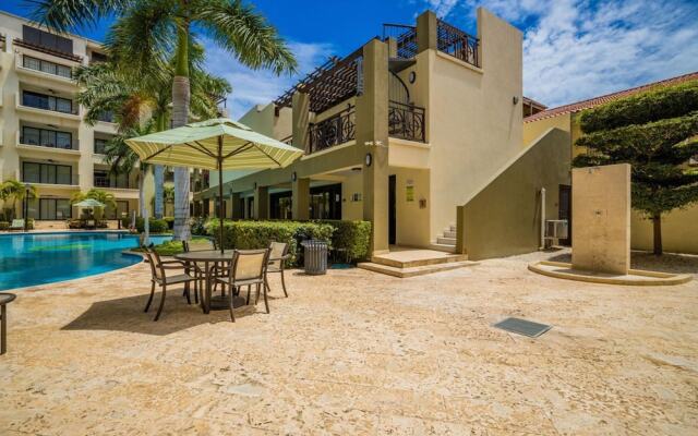 Unique 2BR Penthouse w Privaterooftop Palmbeach