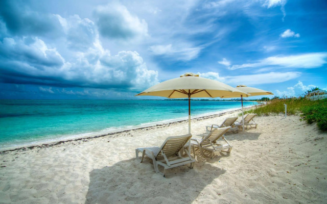 Grace Bay Beach Ocean Villas