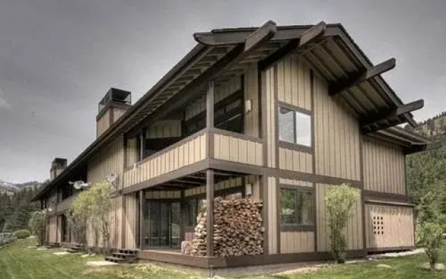 Squaw Valley Meadows Condo