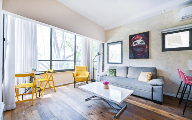 Sahara Vibes by HolyGuest