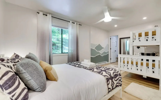 'sweetfern' Gouldsboro Cabin: Deck + Lake Access