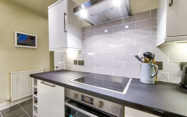 Guestready - Modern Classic Edinburgh Home With Free Parking
