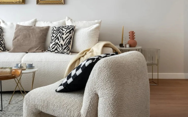 Views of all the Palaces 2BR Stunner