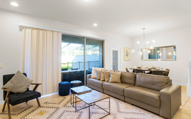 2422DUBAI, Kissimmee, US