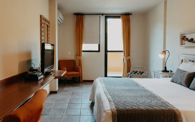 Kastel Itaipava Centro Hotel