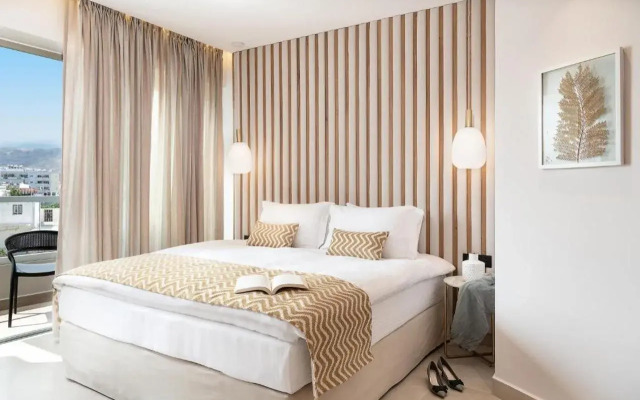 M City Hotel