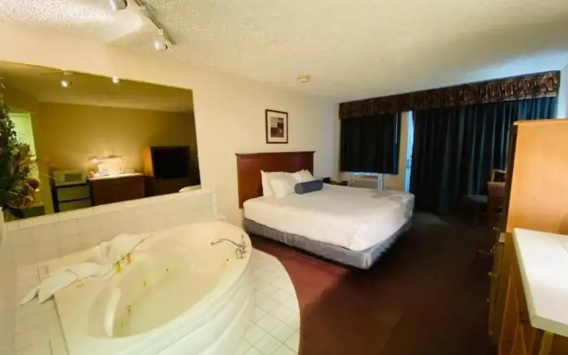 Fleetwood Inn & Suites