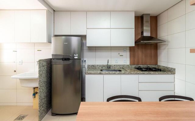 Flat com linda Piscina no Setor Bueno - TH605