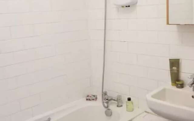 Refurbished 2 Bedroom Flat in Camden