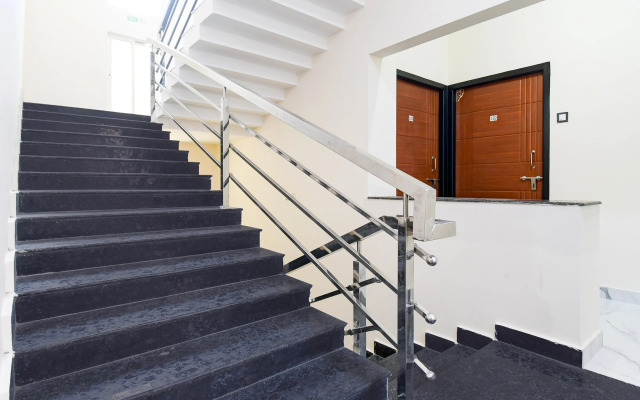 Super Collection O VIP Road Near Golden Beach