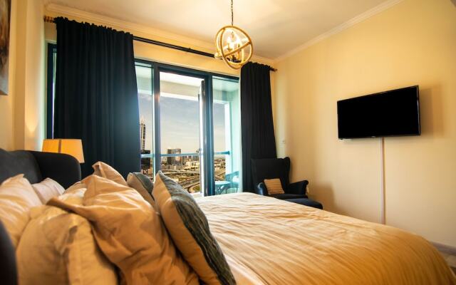 Lux BnB I X1 Tower I Golf Course & Sea Views