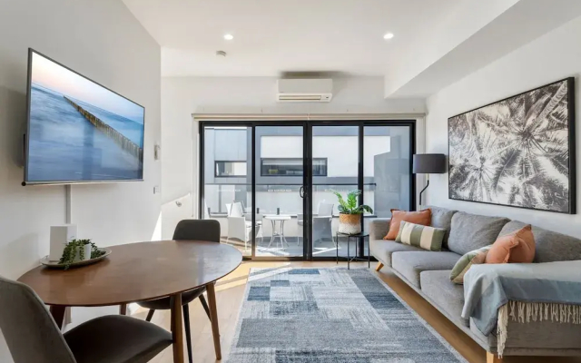 Comfortable 2BR Retreat With Balcony & Parking