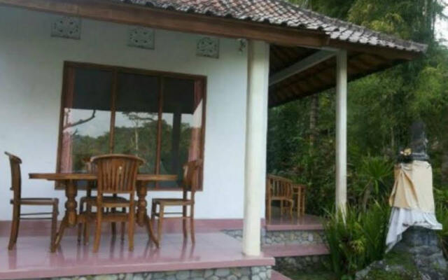 Tepi Sungai Guest House