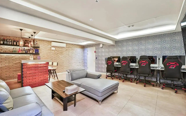 DK Hotel
