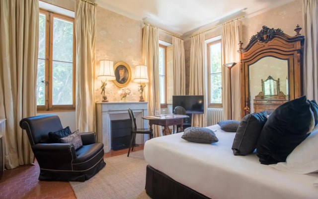 Hotel Château Des Alpilles
