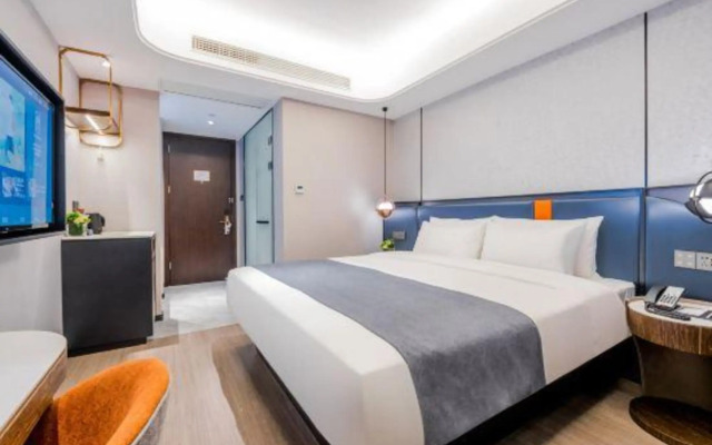 Yitel Collection (Shanghai Hongqiao Gubei Road, Yili Road Metro Station)