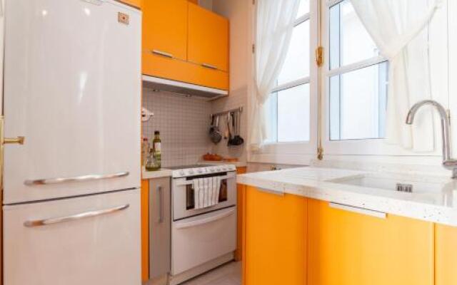 City Rooftop Paradise