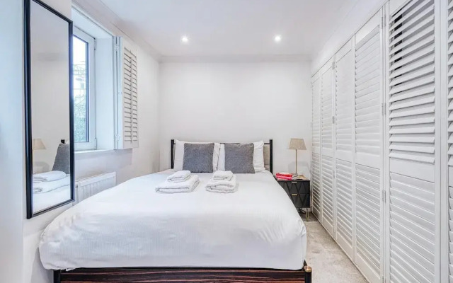 Stunning Apartment in Fashionable Marylebone by Underthedoormat