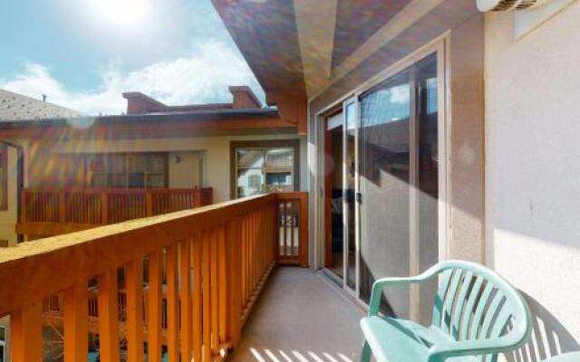 Powderhorn Lodge 408: Rustic Mountain Suite