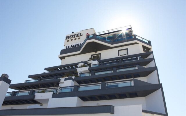 Hotel La Familia Gallo Rojo