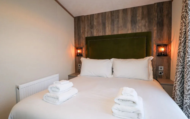 Chichester Lakeside Holiday Park