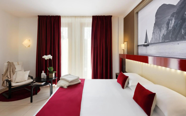 Kairos Garda Hotel