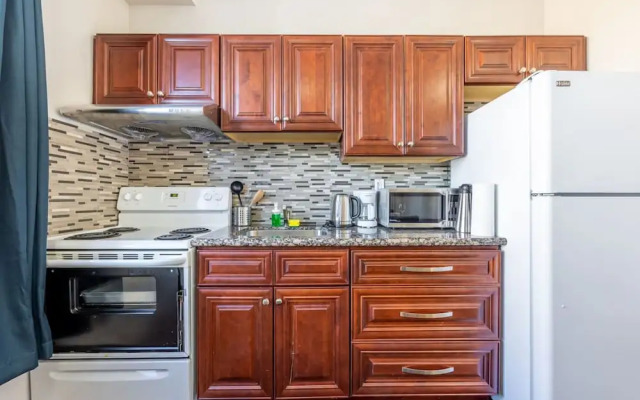 Modern 1BR Getaway Walk to Niagara Falls