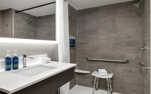 Four Points by Sheraton Columbus-Polaris