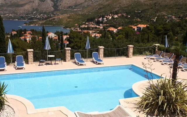 Apartments Azur