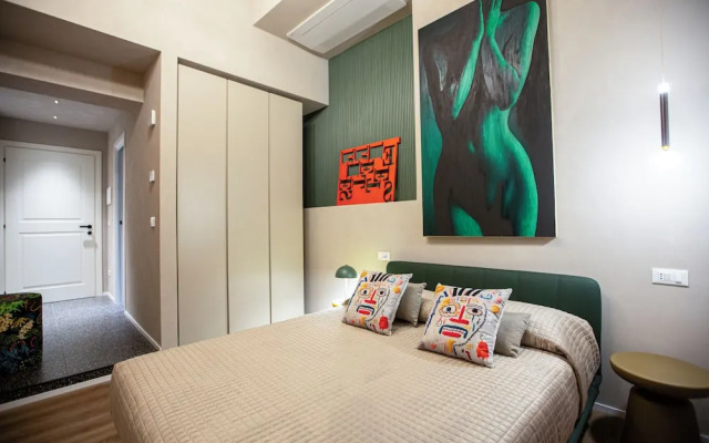 Reverse Art Hotel