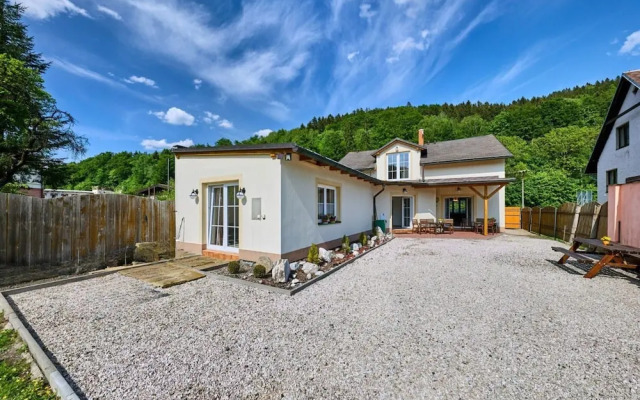 Villa Near Svoboda nad Upou With Pool