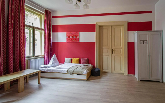 For celebrations spacious 3BDR apartment with balcony
