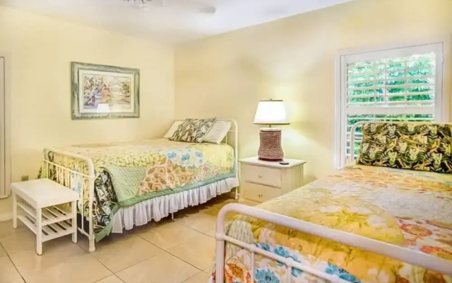 Bird Of Paradise 4 Bedroom Home by RedAwning