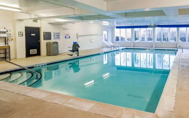 Comfort Suites Airport