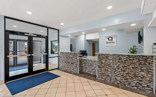 Quality Inn & Suites Biloxi - Ocean Springs