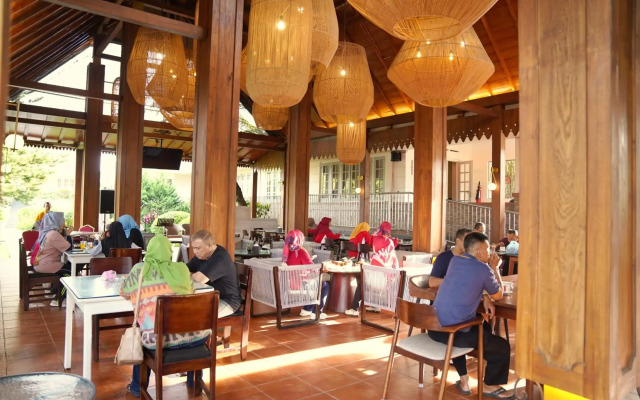 Hotel Indah Palace Tawangmangu