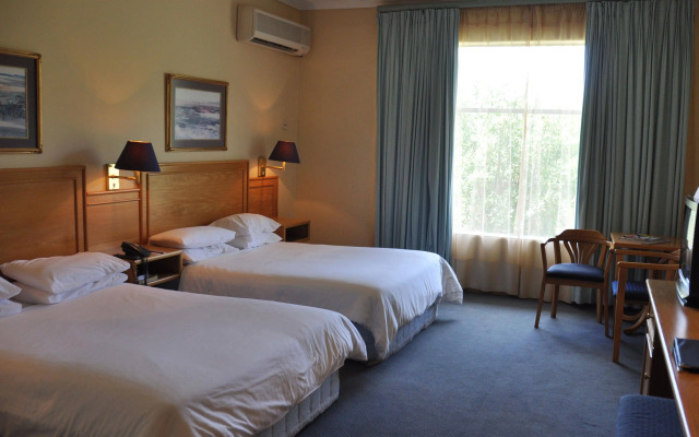 Safari Hotel & Convention Centre