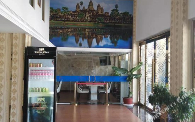 Lucky 8 Hotel