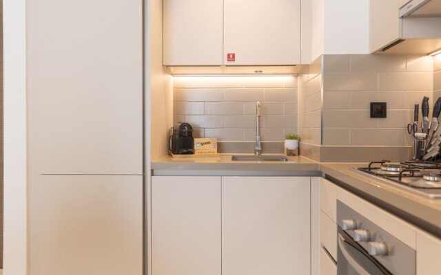 HiGuests - Sobha Creek Vista tower A