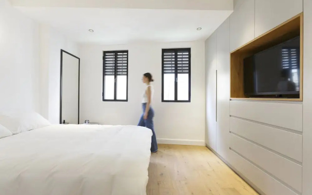 AirTLV-Bazel Apartment With Balcony