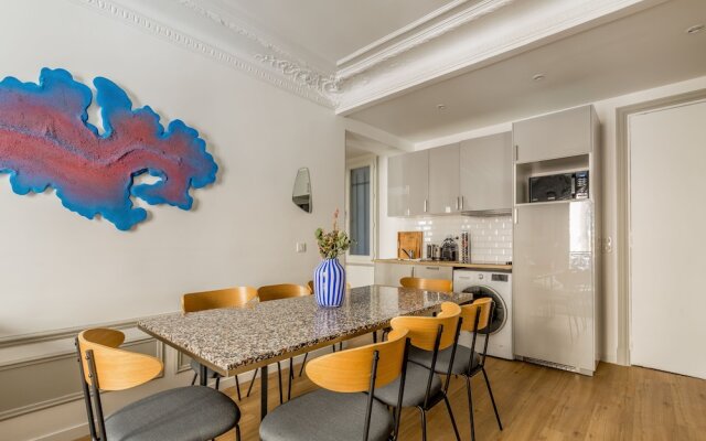 Edgar Suites Spacious Apartment Martyrs