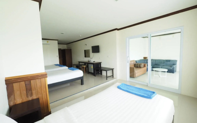 Sea Mountain Khanom Hotel