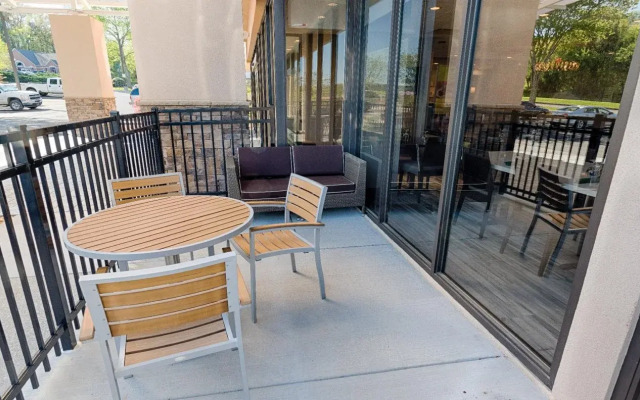 Holiday Inn Knoxville N - Merchant Drive by IHG