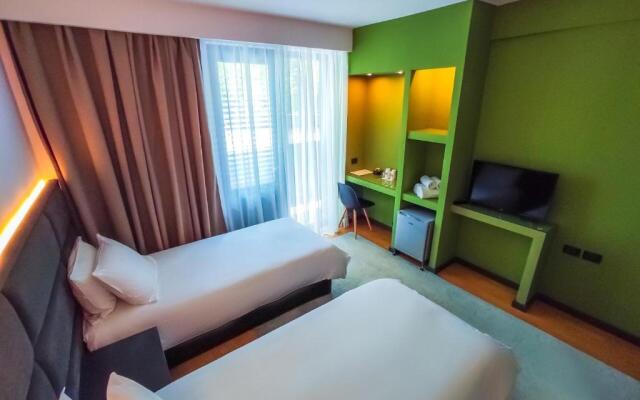 Dim's Hotel