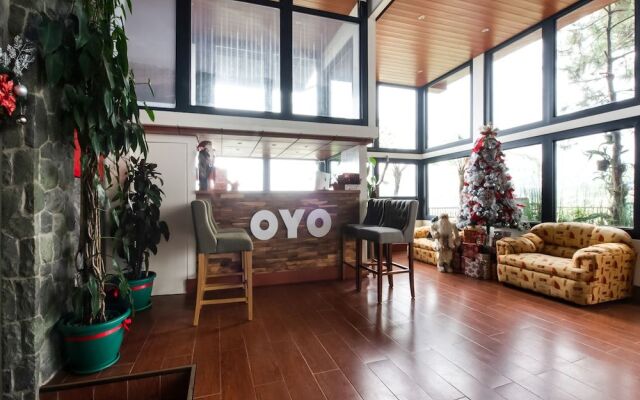 Vaccinated Staff - Capital O 492 Sunset View Ridge Residences