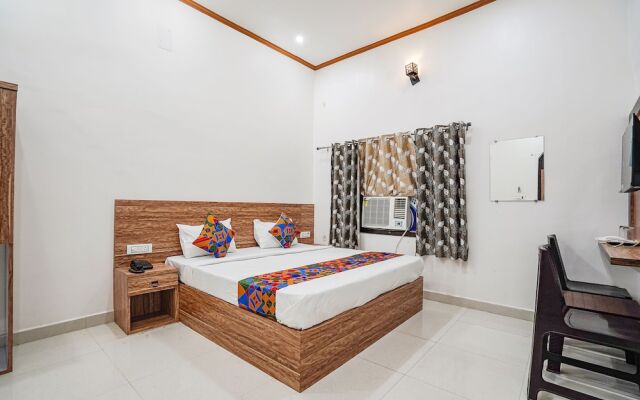 Fabhotel Shree Mahidev Palace