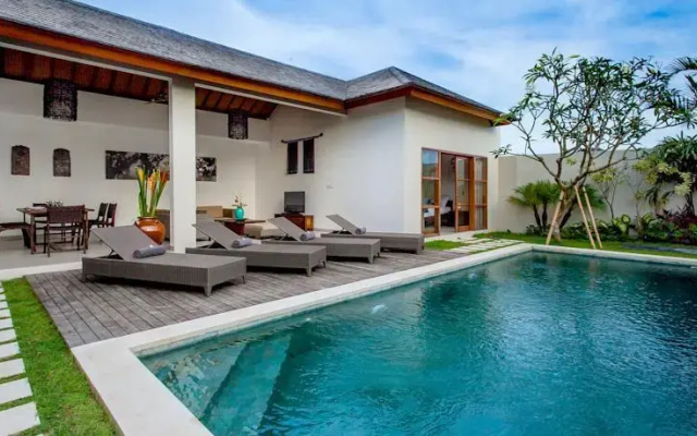 Echo Beach Villa