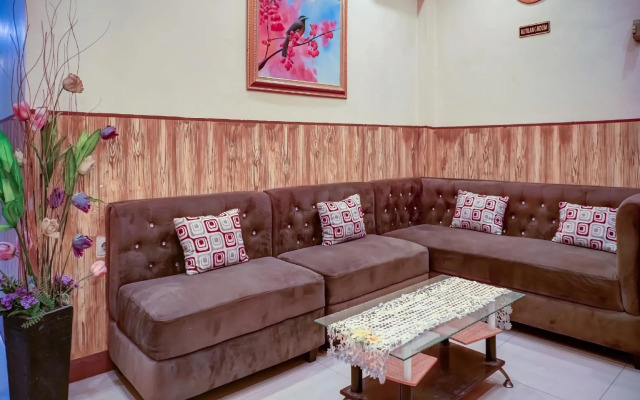 Capital O 91034 Hotel Grand Kenari