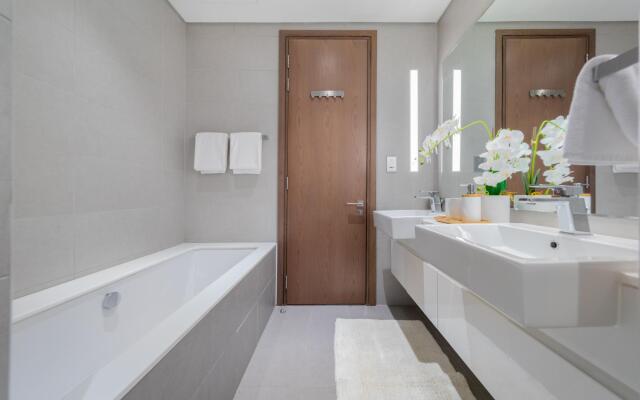 DXB - The Atria Residences - 2007 - DT